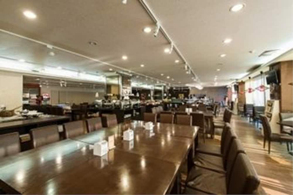 Atami Hotel Taipei Bagian luar foto