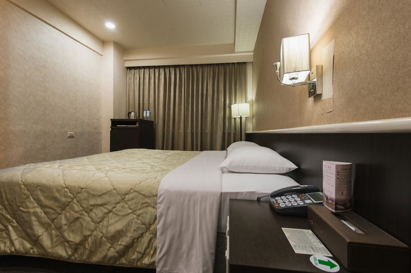 Atami Hotel Taipei Bagian luar foto